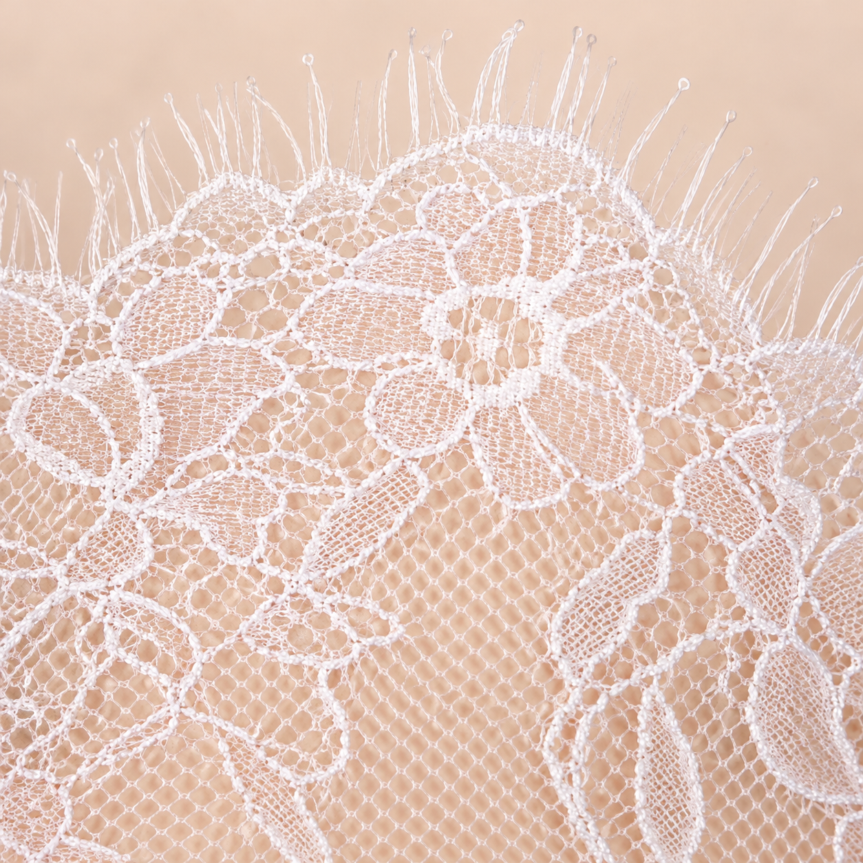 White Floral Lace Bridal Gloves - 图片 3